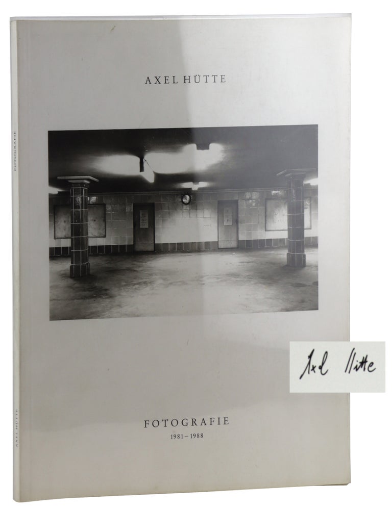 Item #38523 Architektur: Berlin, London, Paris, Venezia, Xanten [wrapper title: Fotografie 1981&ndash;1988] [Signed]. Axel H&uuml;tte.